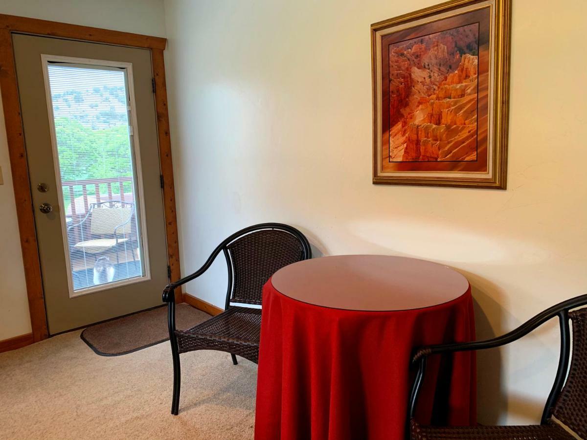 אסקלנטה Slot Canyons Inn Bed & Breakfast מראה חיצוני תמונה